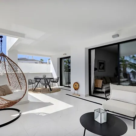 Lägenhet 2 Bedroom @estepona Hills With Sea View! *