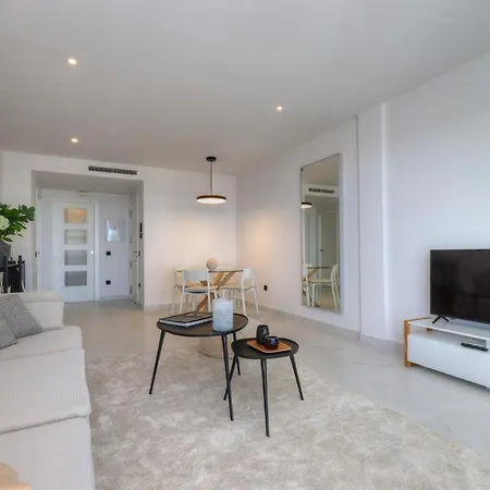 2 Bedroom @estepona Hills With Sea View! Lägenhet
