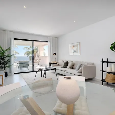 Lägenhet 2 Bedroom @estepona Hills With Sea View! Estepona